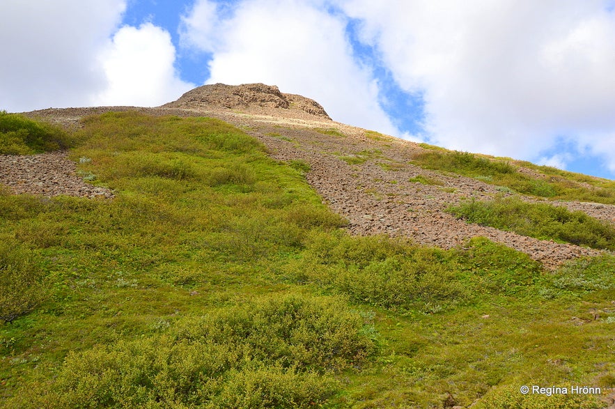 An easy Hike on Mt. Meyjarsæti and Lake Sandkluftavatn in South Iceland