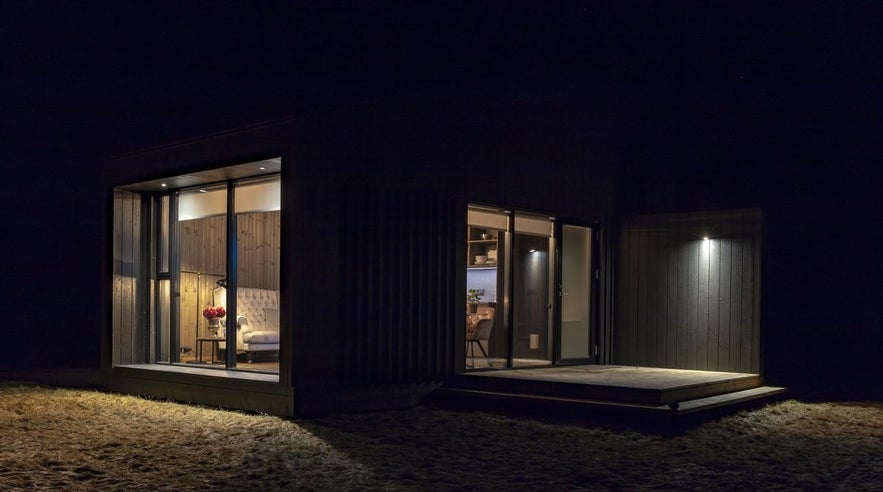 A Seljalandsfoss Horizons lodge, with a clear night sky. 