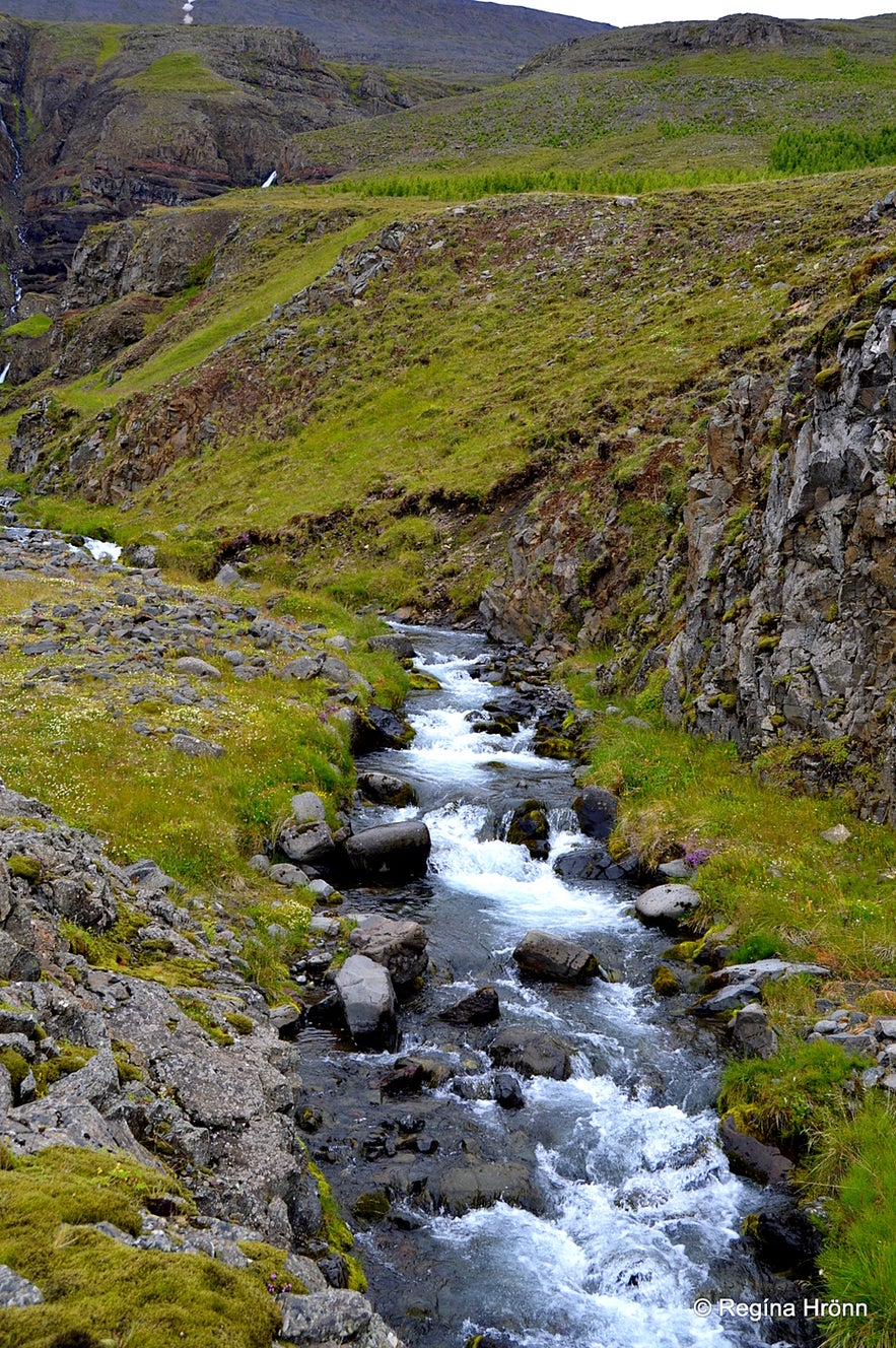 The Ghost Skeljungur and Bóla in Bólugil - Folklore from North Iceland