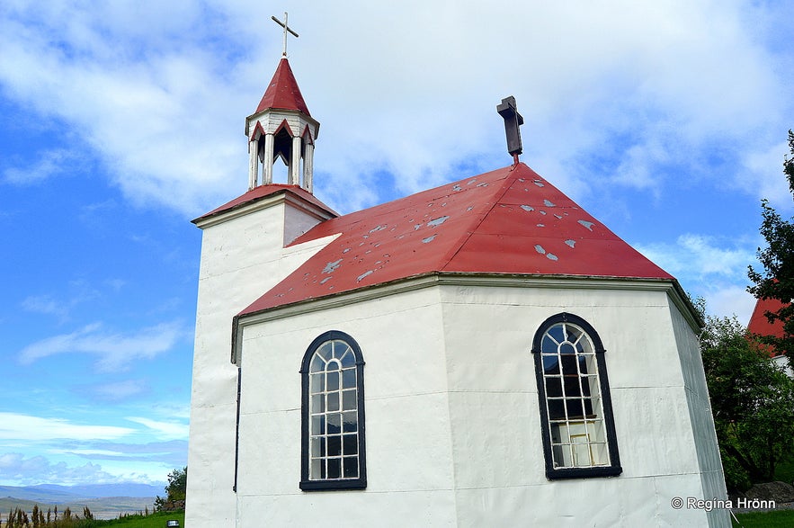 The Ghost Skeljungur and Bóla in Bólugil - Folklore from North Iceland