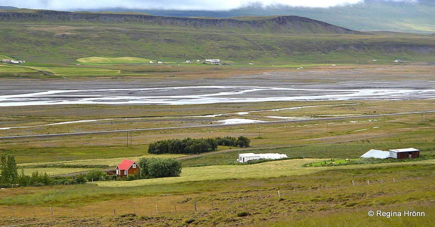 The Ghost Skeljungur and Bóla in Bólugil - Folklore from North Iceland