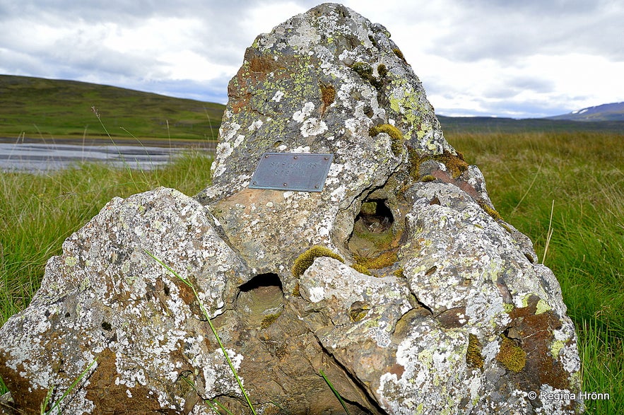 The Ghost Skeljungur and Bóla in Bólugil - Folklore from North Iceland