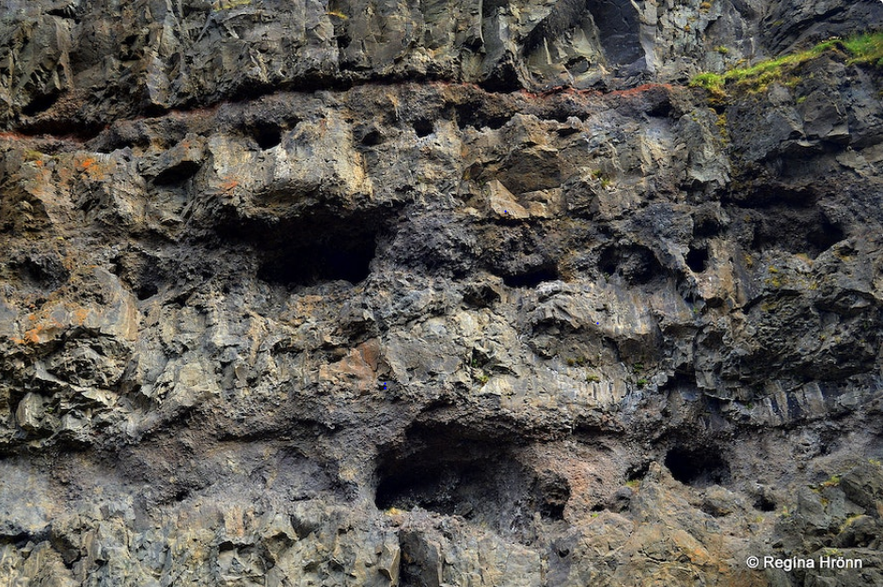 The Ghost Skeljungur and Bóla in Bólugil - Folklore from North Iceland