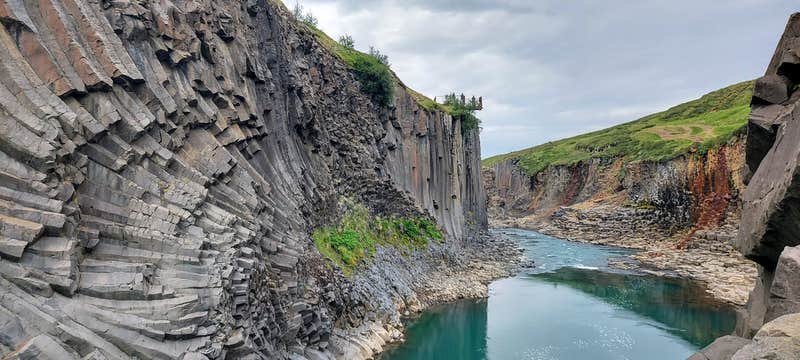 Zomerse Tocht naar de Kloof van Studlagil en de Vok-Baden vanuit Egilsstadir
