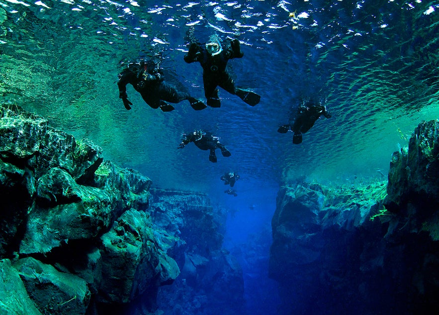 Silfra snorkeling between continents in Thingvellir National Park