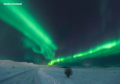 Private 4-Hour Northern Lights Tour with Transfers from Reykjavik in a Super Jeep