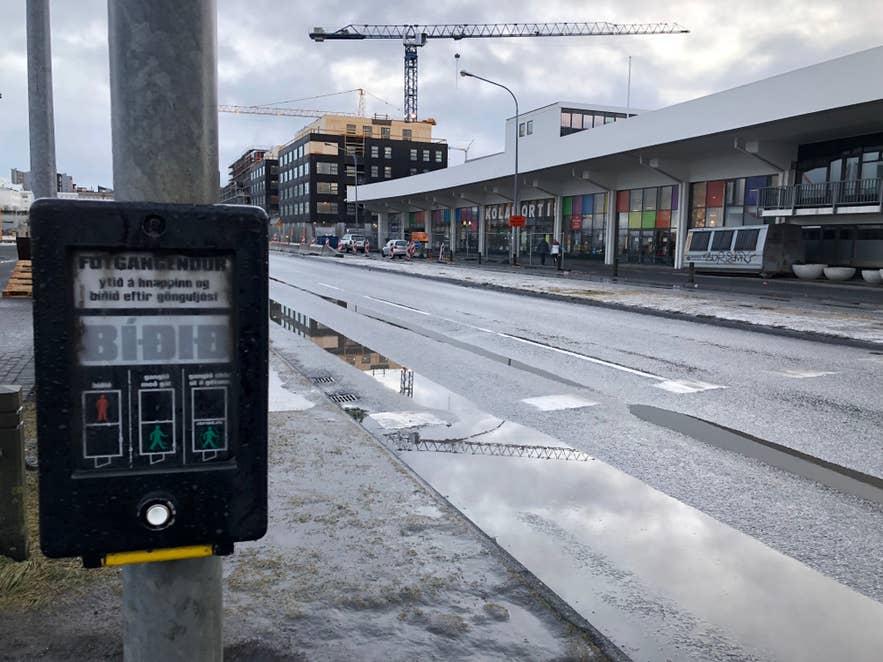 Blick auf den Kolaportid-Flohmarkt in Reykjavik, Island.