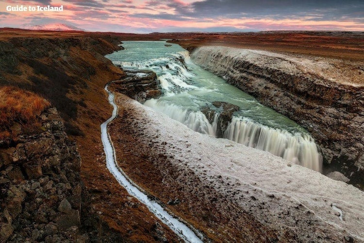 Gullfoss langs Den Gylne Sirkel på Island er vakker uansett når på året eller når på døgnet