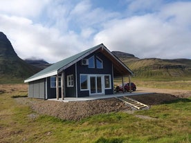 斯奈山半岛的 Alfasteinn 小屋 | Alfasteinn Cabin on the Sn&aelig;fellsnes Peninsula