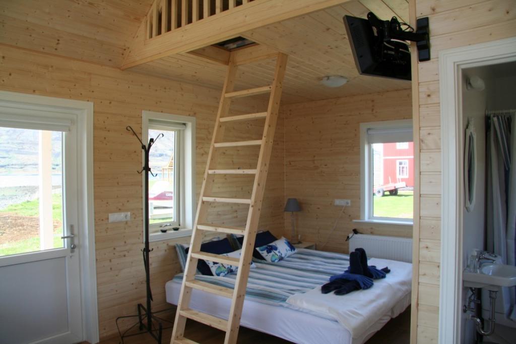 Mjoeyri Studio Cottage #1 With Shared Hot Tub in Eskifjörður