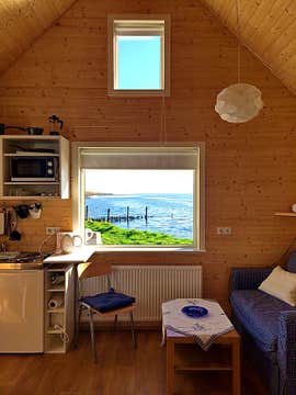 Mjoeyri Studio Cottage #1 With Shared Hot Tub in Eskifjörður