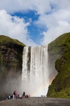 La cascata di Skogafoss è la più potente della Costa meridionale.