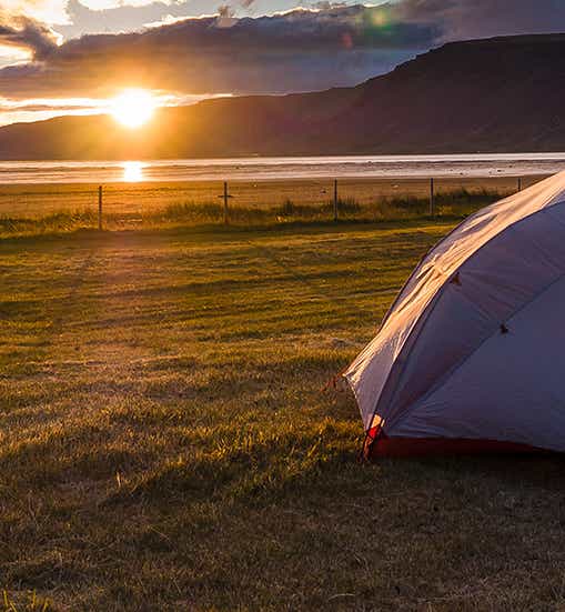 冰岛露营旅行团和露营装备租借