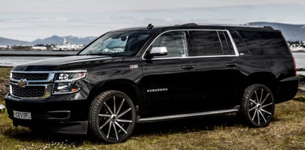 Private 1-Hour Transfer to Reykjavik from Keflavik Airport for 6 People in Luxury SUV