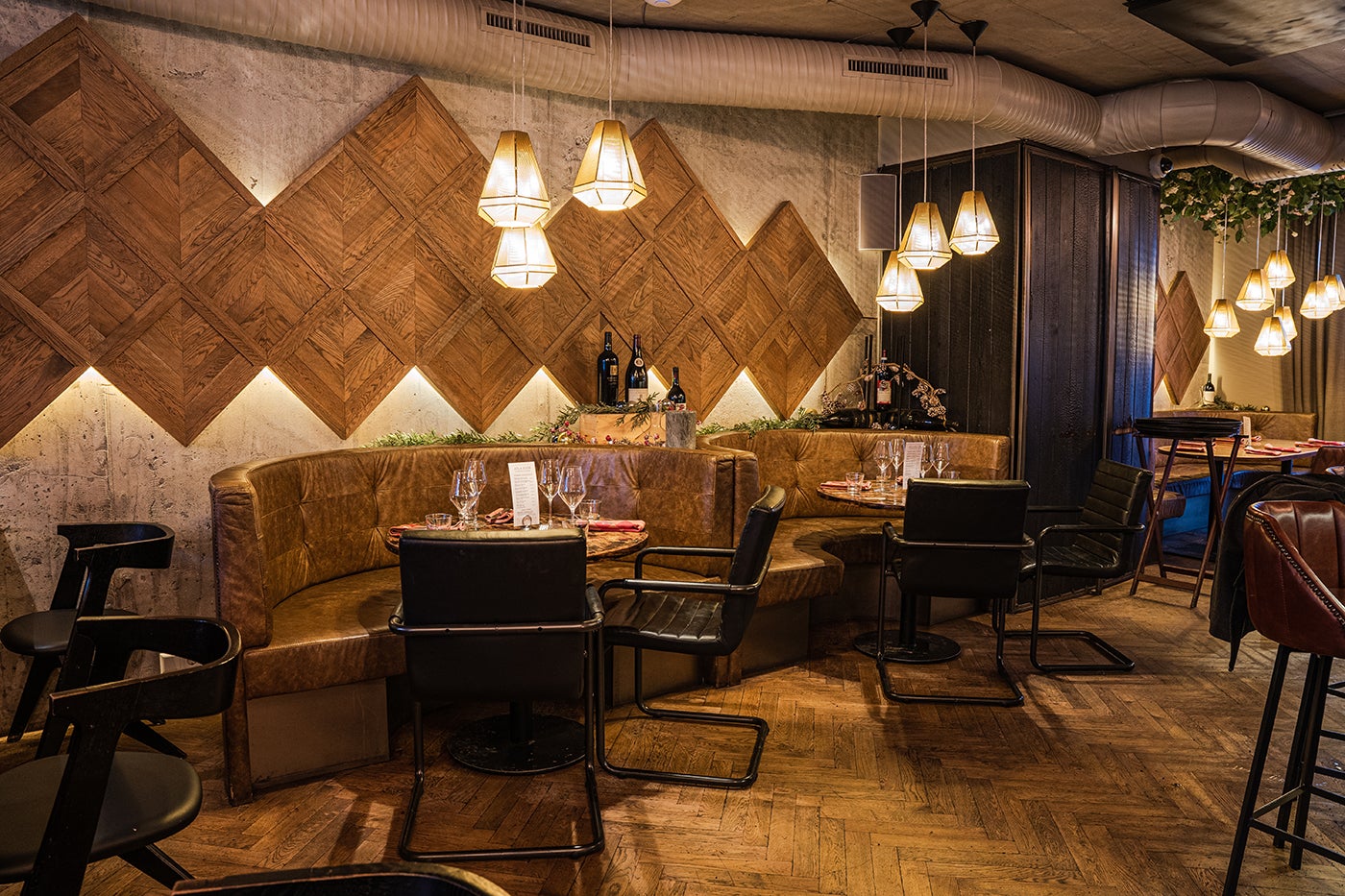 Kol Restaurant is a stylish restaurant located in downtown Reykjavik close to Hallgrimskirkja Church.