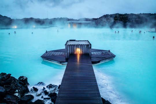 Keflavik Airport Transfer to Blue Lagoon and Reykjavik