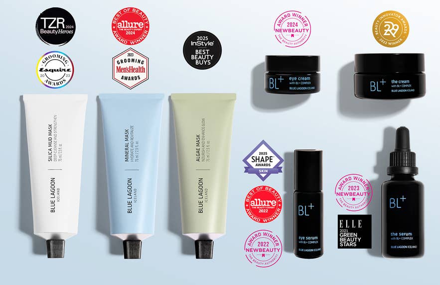 Les produits de soin primés du Blue Lagoon, comprenant masques et sérums, sont exposés avec leurs distinctions de beauté de 2022 à 2025.