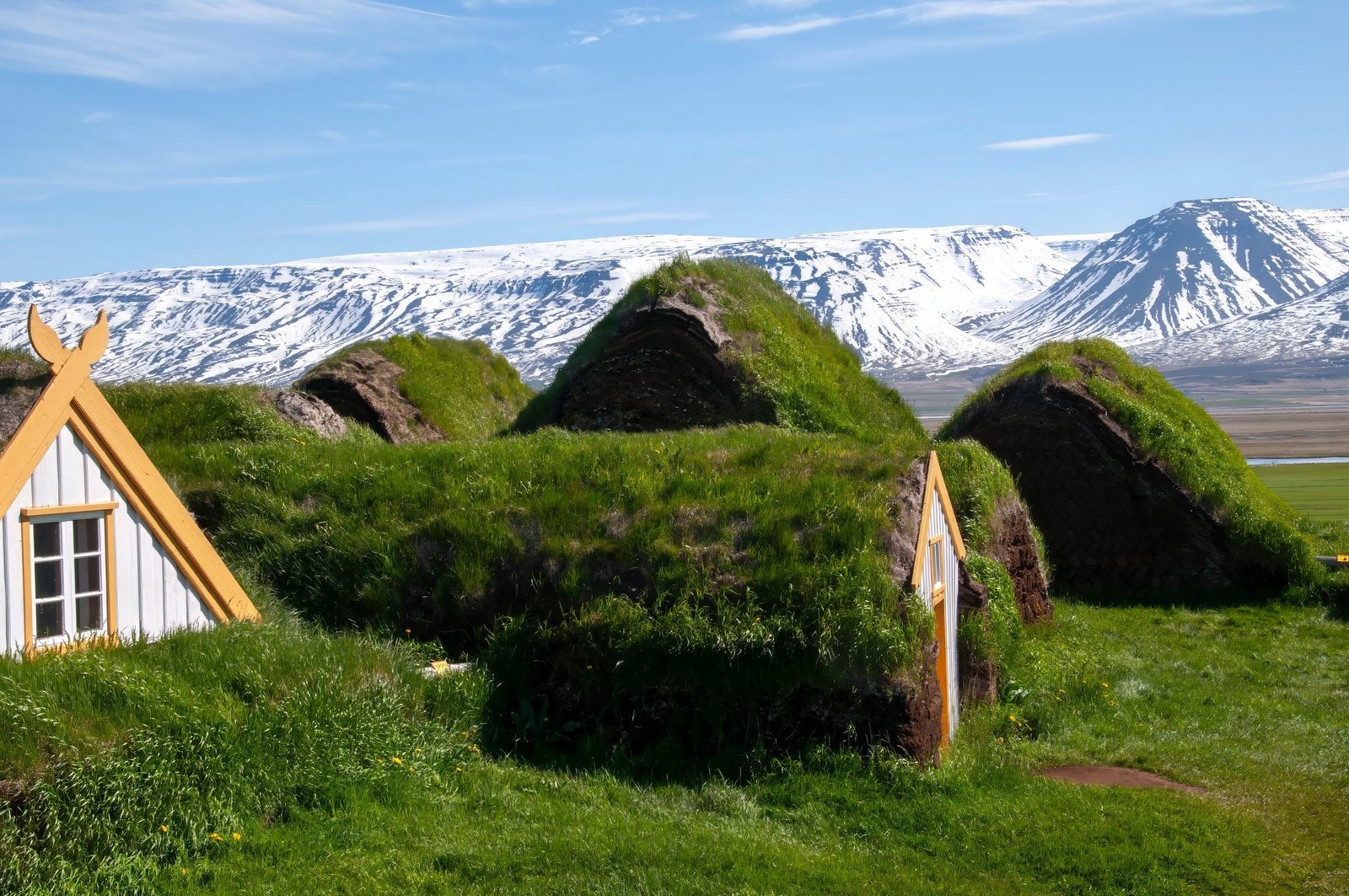 5-Day Ring Road of Iceland and Golden Circle Tour with Hotel Stays and Jokulsarlon Boat Ride