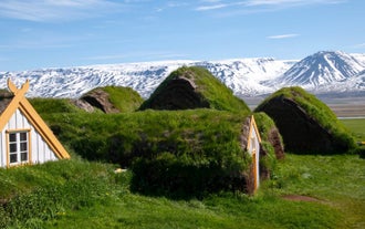 5-Day Ring Road of Iceland and Golden Circle Tour with Hotel Stays and Jokulsarlon Boat Ride