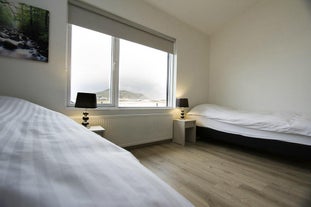 Mar Guesthouse features cozy rooms accommodating one to three guests.