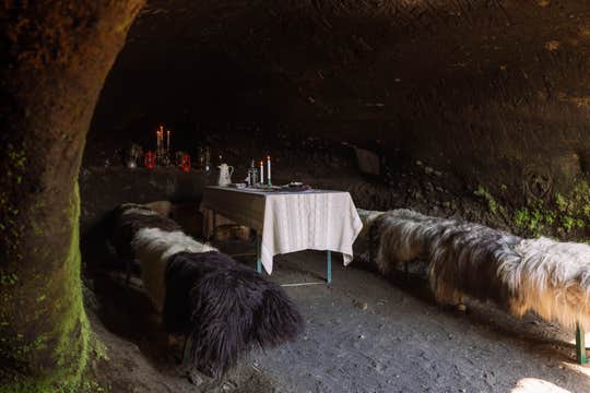 Private Caves of Laugarvatn Tour with Icelandic Food Tasting in the Golden Circle