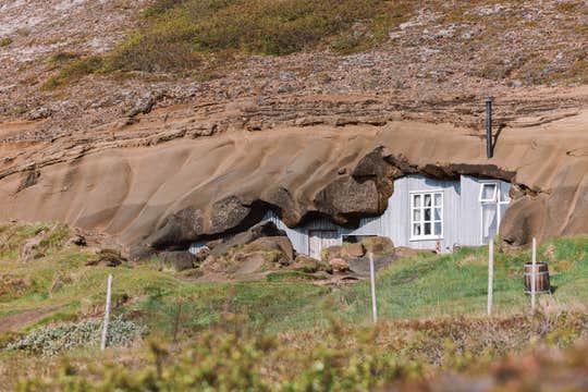 Private Caves of Laugarvatn Tour with Icelandic Food Tasting in the Golden Circle