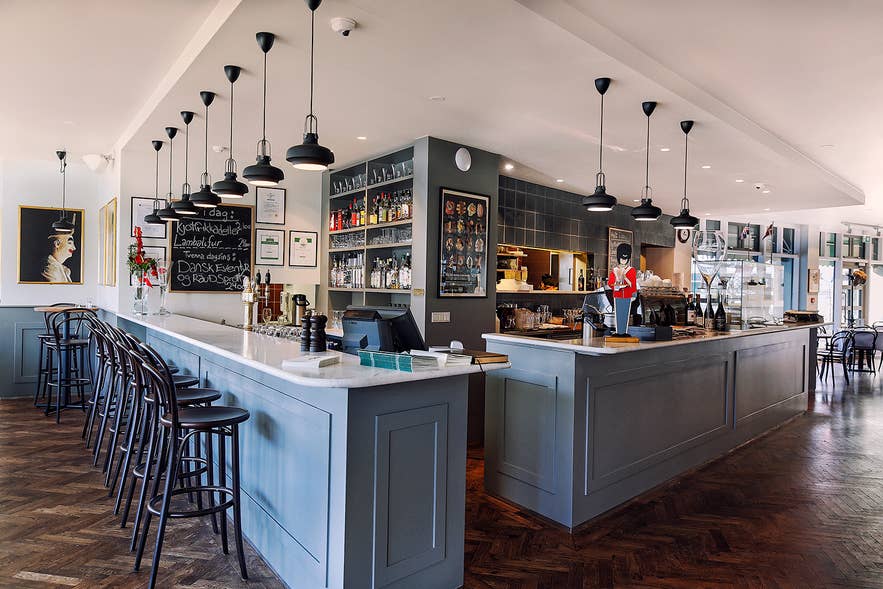 Jomfruin is een prachtig restaurant in Reykjavik dat zich richt op de Scandinavische keuken